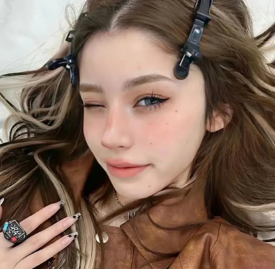 摊牌了，我的四个哥哥是超级大佬